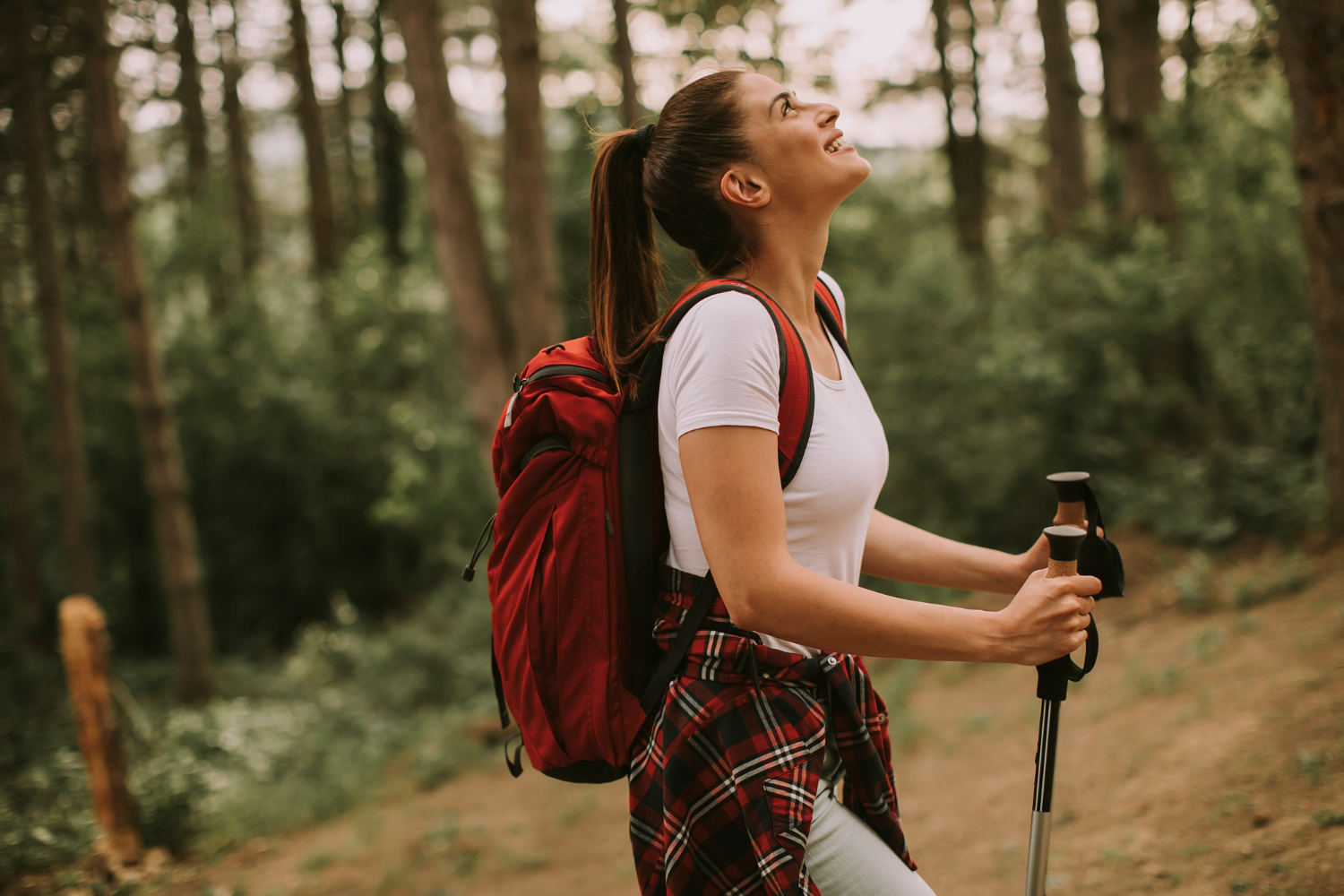 woman hiking |