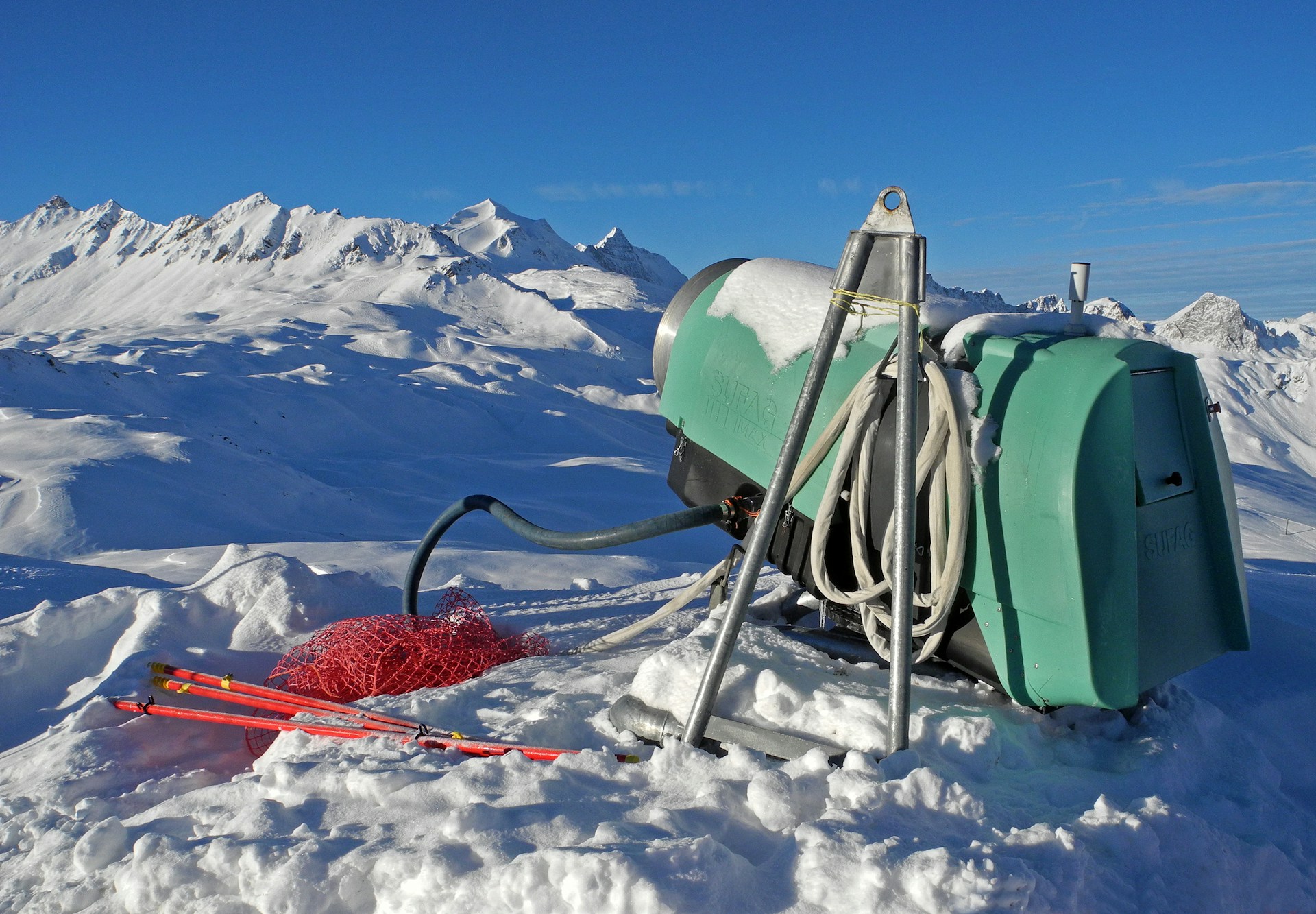 avalanche probe |