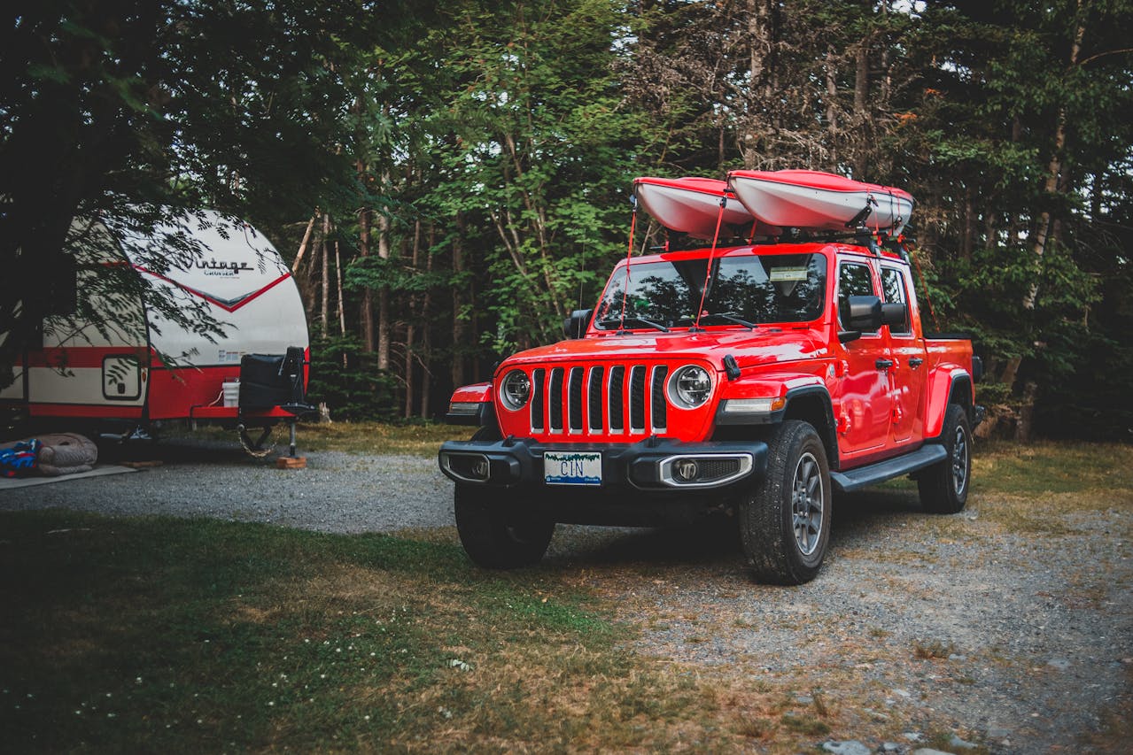 kayak on camping site |