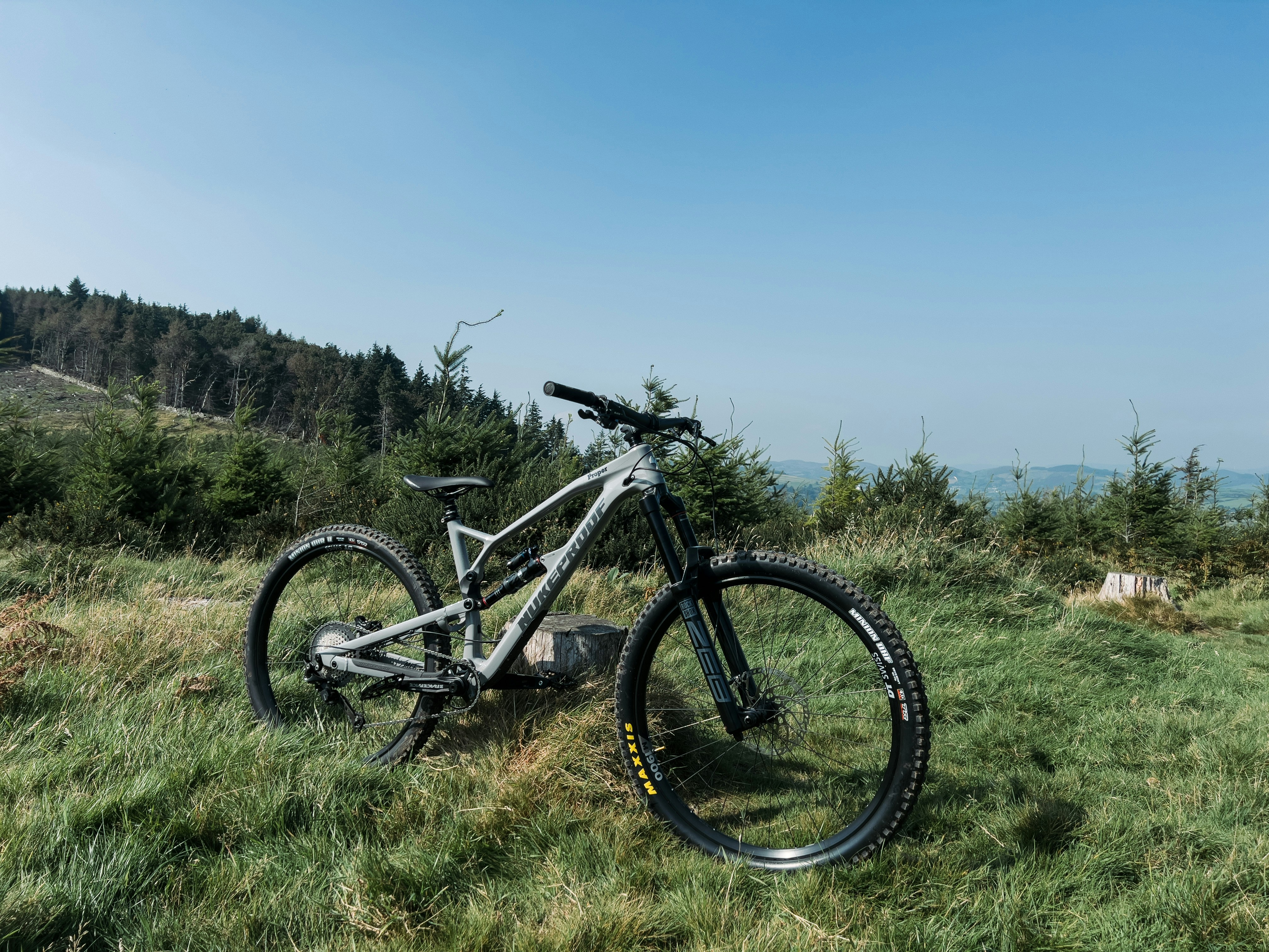 A mountain bike available for rent in Shoreline. |