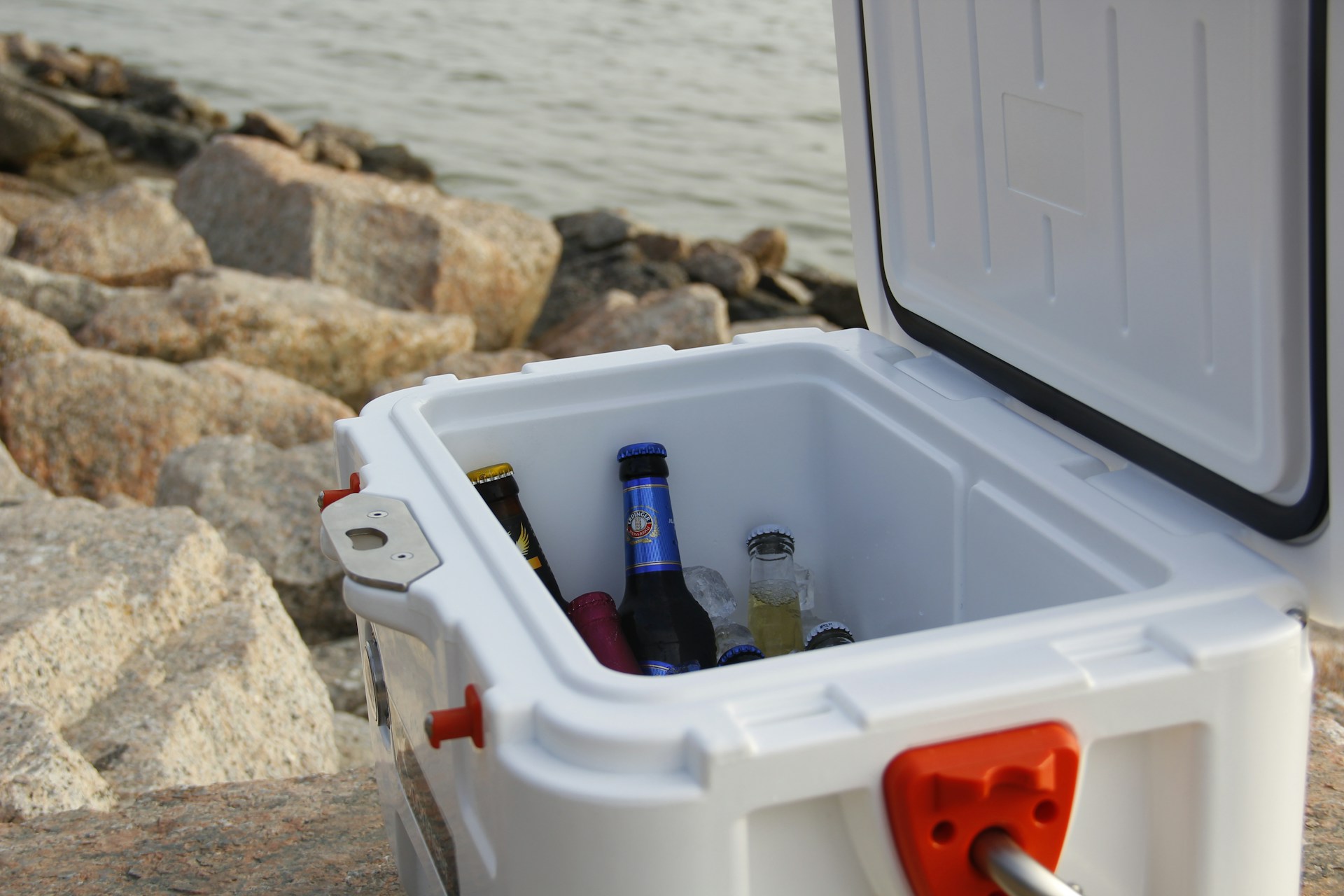 white cooler |