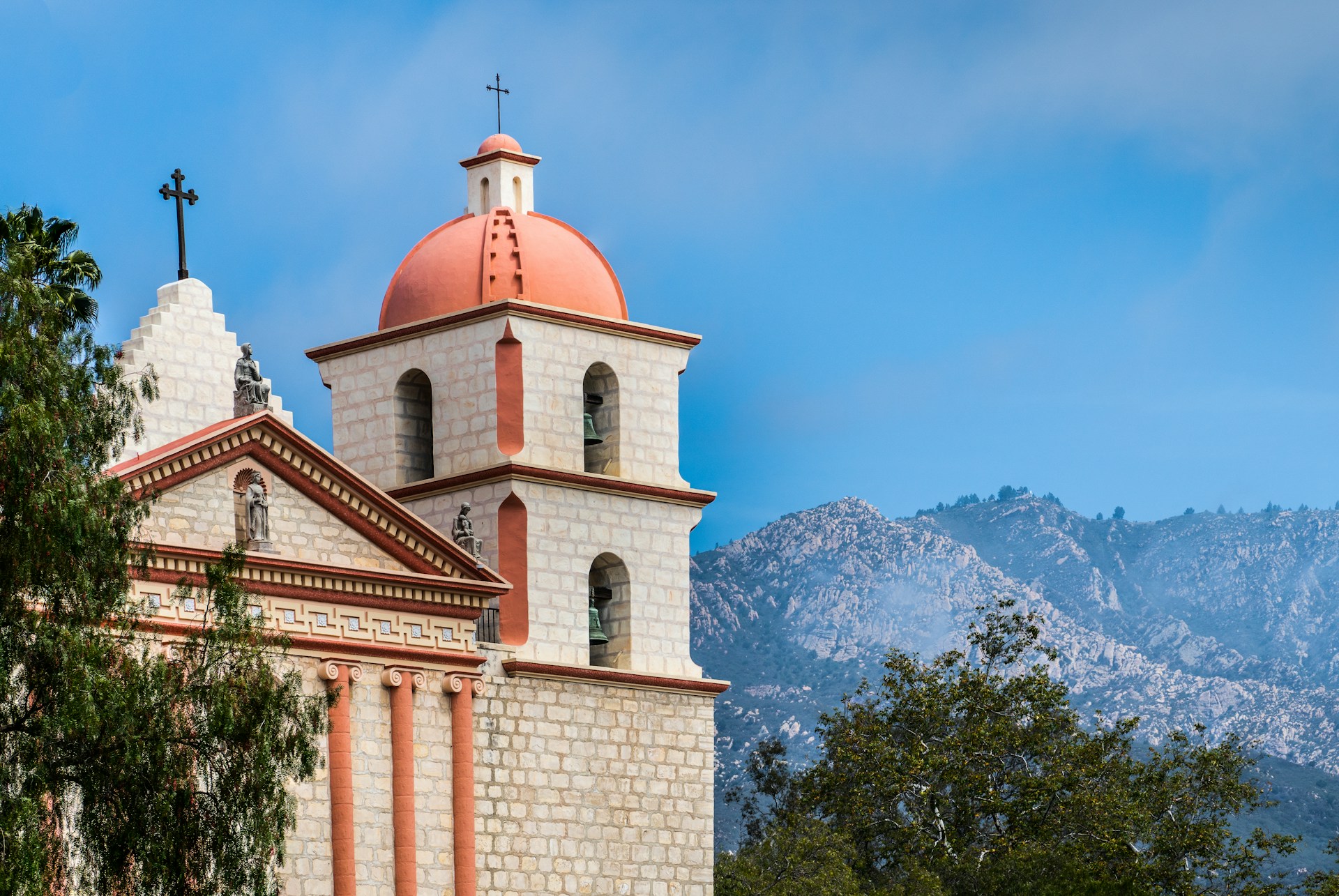 santa-barbara-mission-mountains |